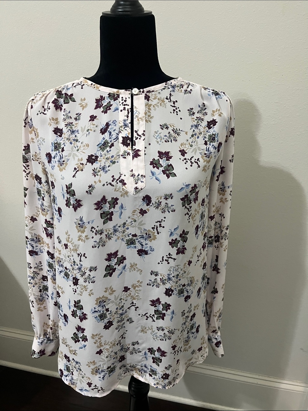 LOFT Cream Floral Long-Sleeve Keyhole Blouse